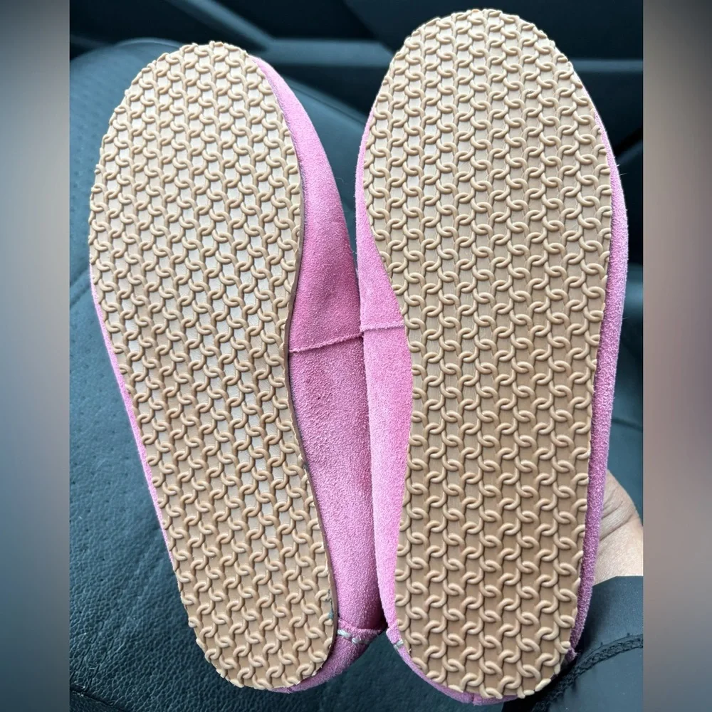 Lands' End Girl's bright pink Suede Mocassin Slippers-Size 3